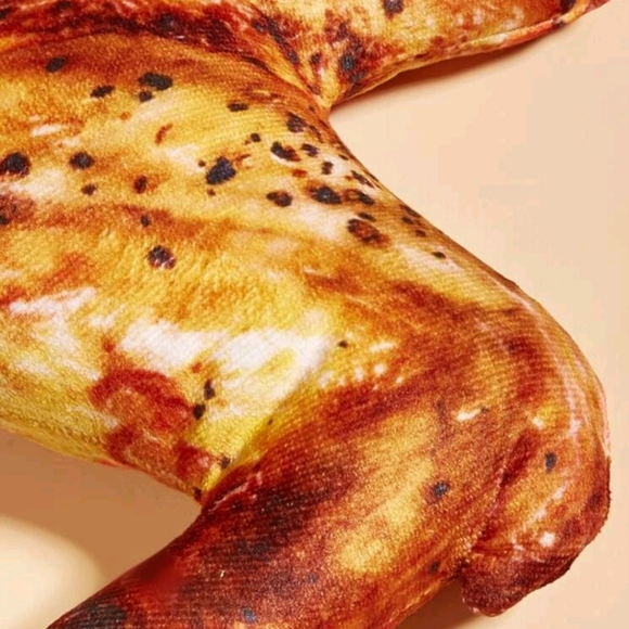 Chicken Wing Plush Dog Toy NWOT Realistic Game Day Wings - Picture 3 of 4